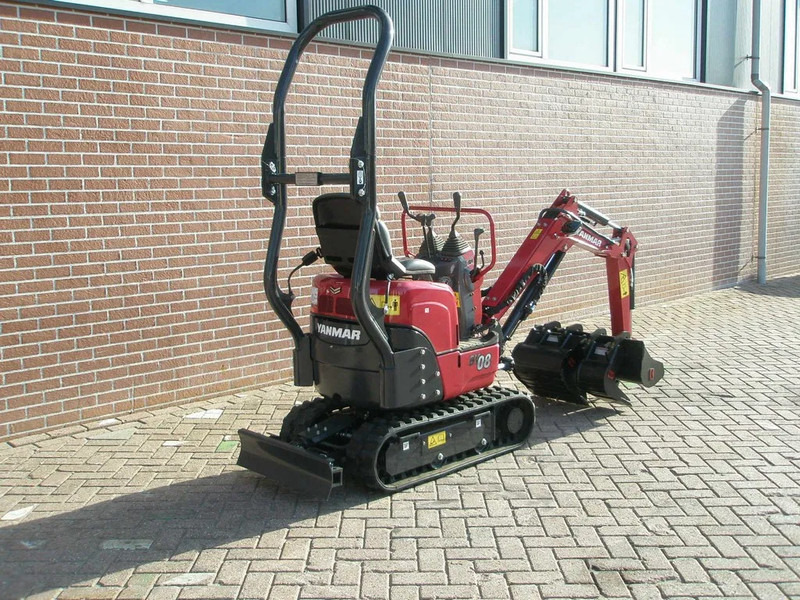 Yanmar SV08-1C - Minikotró: 4 kép. Yanmar SV08-1C - Minikotró: 4 kép.
