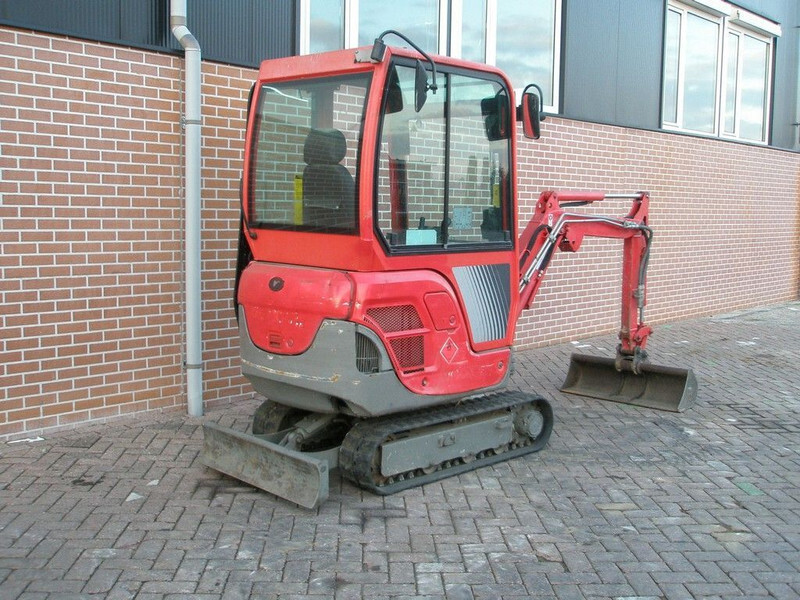 Yanmar SV17 - Minikotró: 4 kép. Yanmar SV17 - Minikotró: 4 kép.