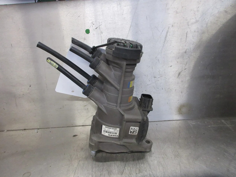 Alkatrész - Teherautó Volvo 21114973 VOETREMVENTIEL VOLVO FH FM FMX EURO 6: 9 kép.