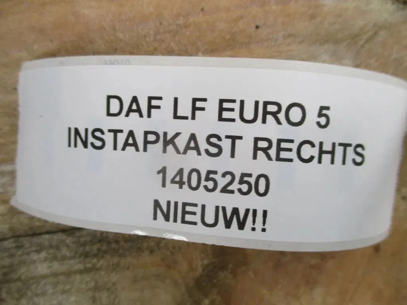 DAF 1405250 OPSTAPBAK RECHTS DAF LF 450 EURO 5 - Fülke és belső tér - Teherautó: 4 kép. DAF 1405250 OPSTAPBAK RECHTS DAF LF 450 EURO 5 - Fülke és belső tér - Teherautó: 4 kép.