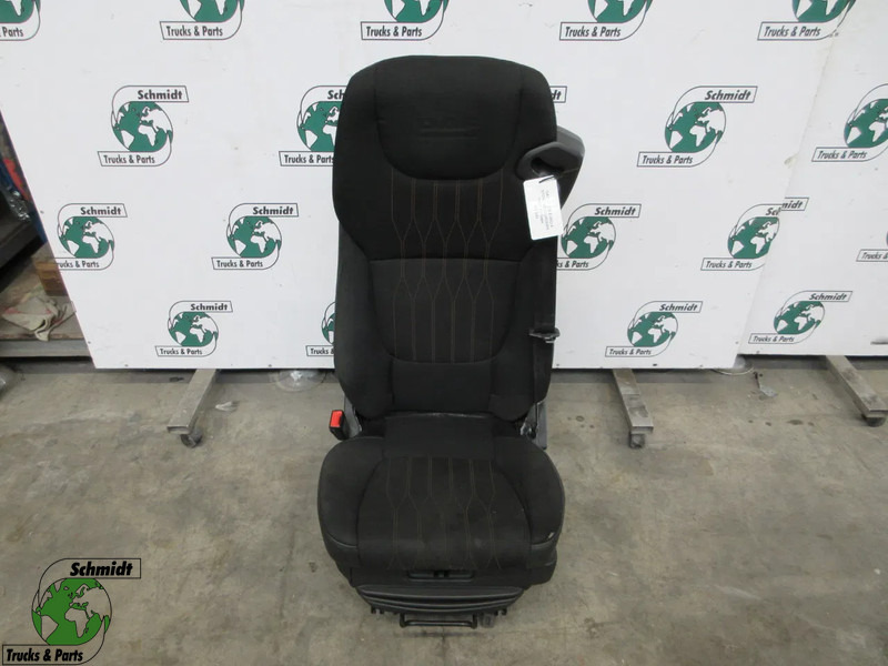 DAF 1715495 //1715487 STOELEN SET DAF LF 230 EURO 6 MODEL 2020 - Ülés - Teherautó: 1 kép. DAF 1715495 //1715487 STOELEN SET DAF LF 230 EURO 6 MODEL 2020 - Ülés - Teherautó: 1 kép.