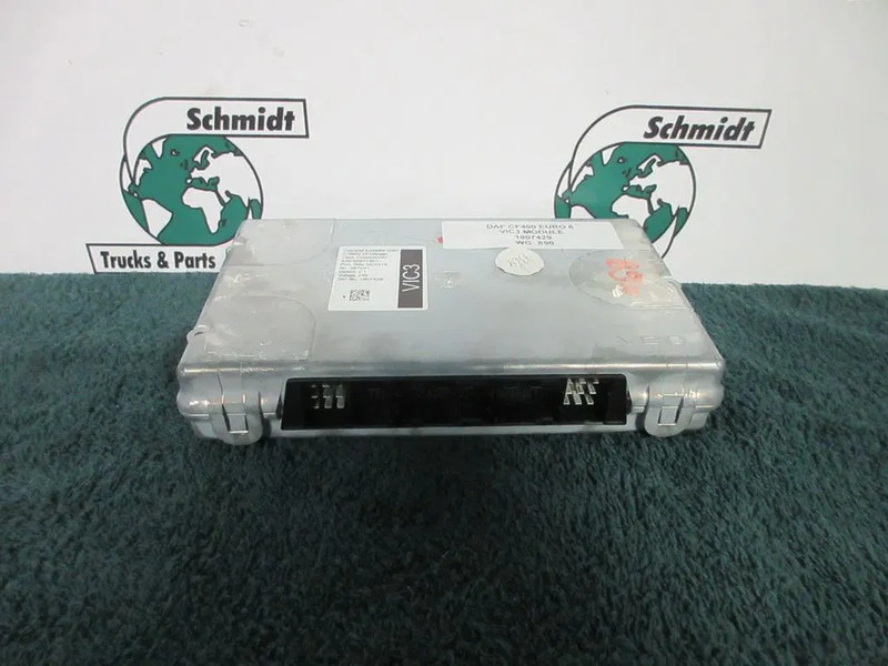 DAF 1907429 // 2206310 VIC 3 MODULEN DAF XF CF EURO 6 MODEL 2016 - Elektromos rendszer - Teherautó: 4 kép. DAF 1907429 // 2206310 VIC 3 MODULEN DAF XF CF EURO 6 MODEL 2016 - Elektromos rendszer - Teherautó: 4 kép.