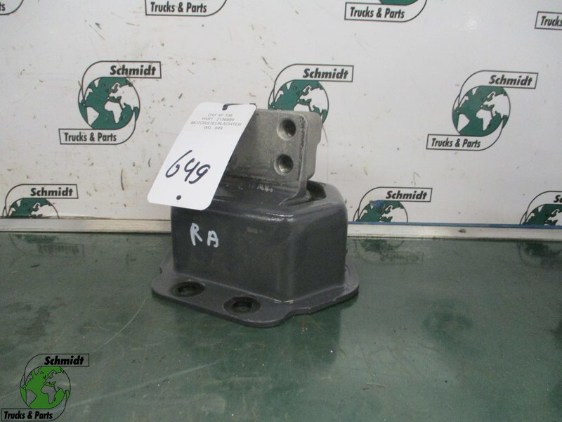 DAF 2136889 Motor steun XF 106 Nieuwe R+L - Motortartó bak - Teherautó: 1 kép. DAF 2136889 Motor steun XF 106 Nieuwe R+L - Motortartó bak - Teherautó: 1 kép.