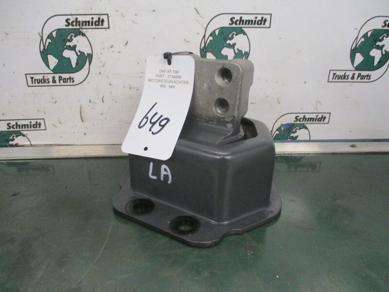 DAF 2136889 Motor steun XF 106 Nieuwe R+L - Motortartó bak - Teherautó: 2 kép. DAF 2136889 Motor steun XF 106 Nieuwe R+L - Motortartó bak - Teherautó: 2 kép.