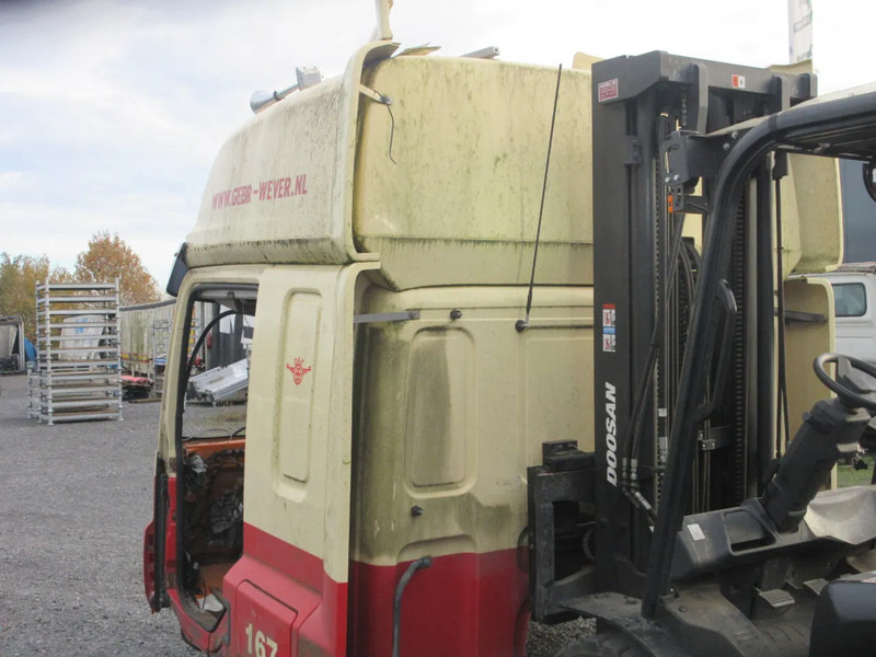 DAF DAF CF 410 EURO 6 CABINE VOOR PART DONOR - Fülke és belső tér - Teherautó: 5 kép. DAF DAF CF 410 EURO 6 CABINE VOOR PART DONOR - Fülke és belső tér - Teherautó: 5 kép.