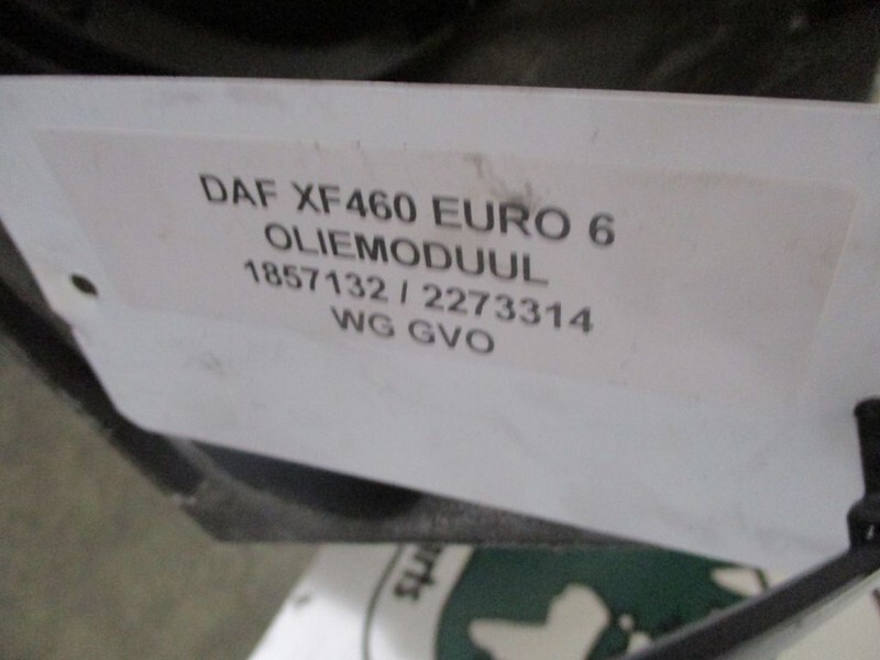 DAF XF106 1857132 / 2273314 OLIEMODUUL EURO 6 - Olajhűtő - Teherautó: 2 kép. DAF XF106 1857132 / 2273314 OLIEMODUUL EURO 6 - Olajhűtő - Teherautó: 2 kép.