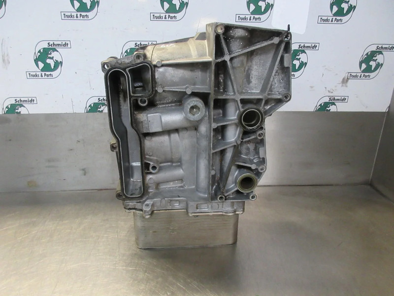 DAF XF460 1905847/2273314 OLIEMODULE EURO 6 - Olajhűtő - Teherautó: 2 kép. DAF XF460 1905847/2273314 OLIEMODULE EURO 6 - Olajhűtő - Teherautó: 2 kép.