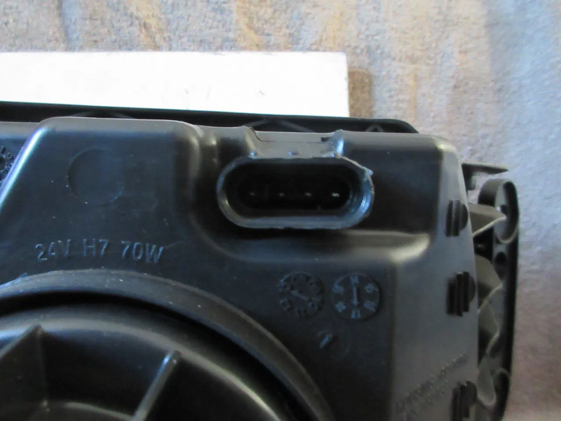 Iveco 504238117 KOPLAMP LINKS IVECO STRALIS MODEL EURO 5 NIEUWE EN GEBRUIKT - Fényszóró - Teherautó: 5 kép. Iveco 504238117 KOPLAMP LINKS IVECO STRALIS MODEL EURO 5 NIEUWE EN GEBRUIKT - Fényszóró - Teherautó: 5 kép.