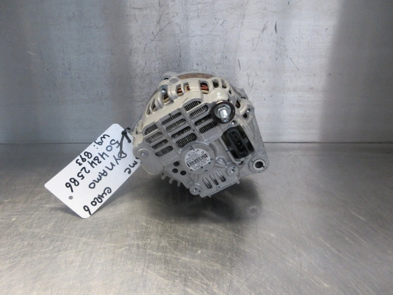 Iveco 504342586 DYNAMO IVECO // BMC EURO 6 MODEL 2023 - Generátor - Teherautó: 2 kép. Iveco 504342586 DYNAMO IVECO // BMC EURO 6 MODEL 2023 - Generátor - Teherautó: 2 kép.