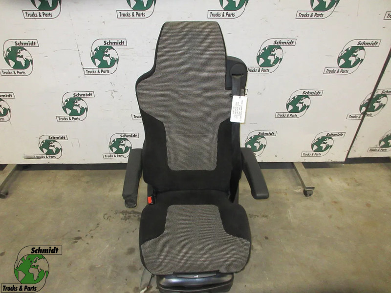 MAN 81.62307-6623 // 81.62307-6621 // 81.62307-6622 // 81.62307-6740 MAN TGX 2021 - Ülés - Teherautó: 1 kép. MAN 81.62307-6623 // 81.62307-6621 // 81.62307-6622 // 81.62307-6740 MAN TGX 2021 - Ülés - Teherautó: 1 kép.