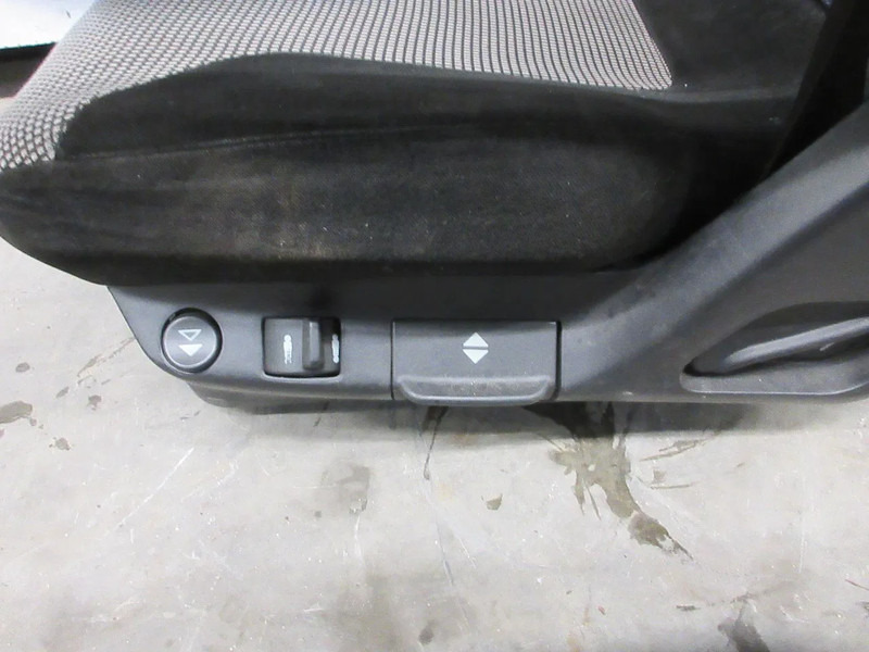 MAN 81.62307-6623 // 81.62307-6621 // 81.62307-6622 // 81.62307-6740 MAN TGX 2021 - Ülés - Teherautó: 3 kép. MAN 81.62307-6623 // 81.62307-6621 // 81.62307-6622 // 81.62307-6740 MAN TGX 2021 - Ülés - Teherautó: 3 kép.