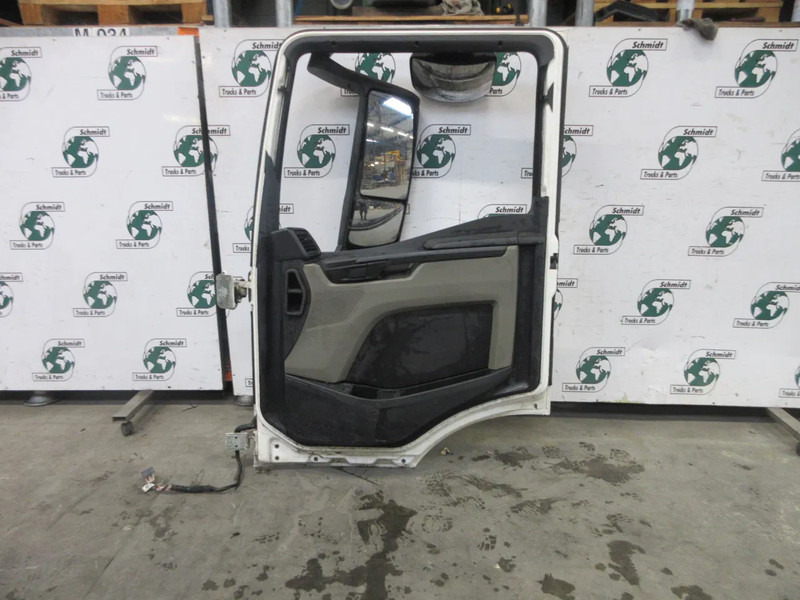 MAN 81.62600-4140 // 81.62600-4144 MAN TGS 18.430 MODEL 2023 RECHTS - Ajtó és alkatrészek - Teherautó: 2 kép. MAN 81.62600-4140 // 81.62600-4144 MAN TGS 18.430 MODEL 2023 RECHTS - Ajtó és alkatrészek - Teherautó: 2 kép.