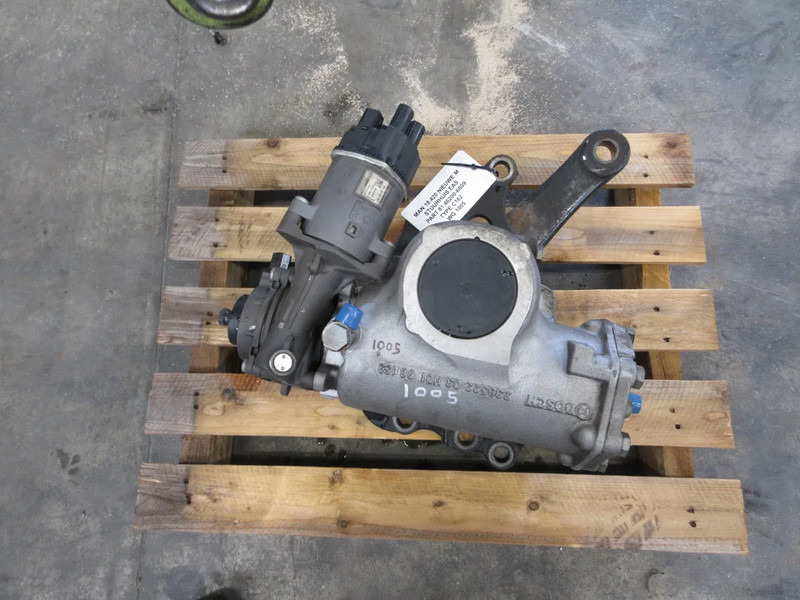 MAN 81.90685-0407 // 81.46200-6609 MAN 18.520 TGX TGS MODEL 2024 - Kormánymű - Teherautó: 4 kép. MAN 81.90685-0407 // 81.46200-6609 MAN 18.520 TGX TGS MODEL 2024 - Kormánymű - Teherautó: 4 kép.