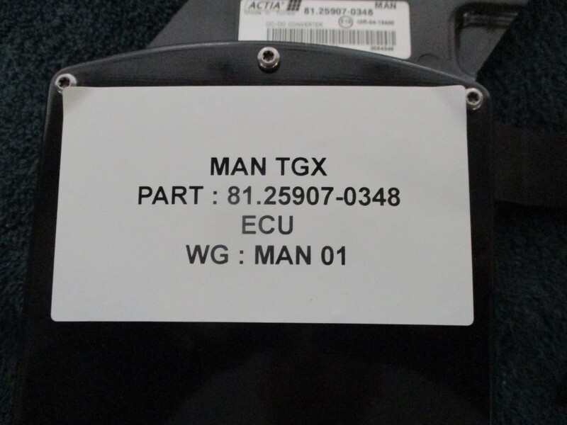 MAN TGX 81.25907-0348 ECU - Elektromos rendszer - Teherautó: 3 kép. MAN TGX 81.25907-0348 ECU - Elektromos rendszer - Teherautó: 3 kép.