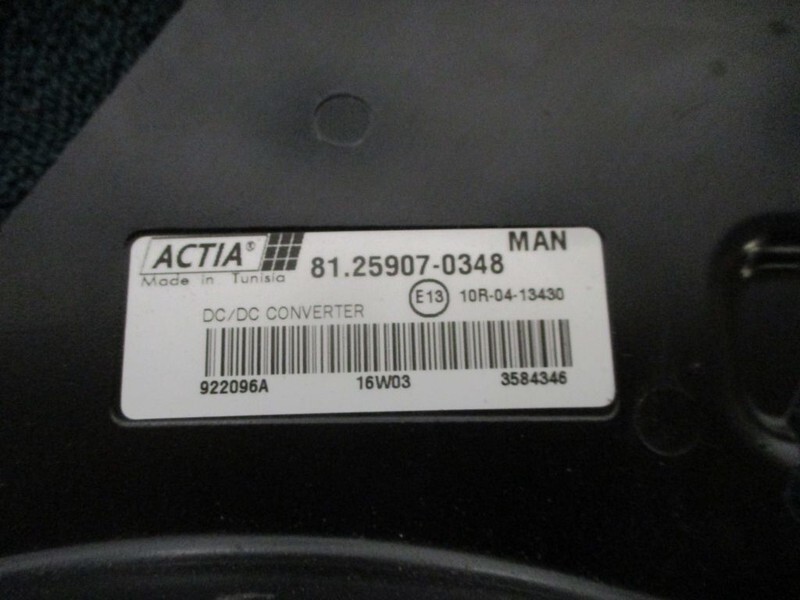 MAN TGX 81.25907-0348 ECU - Elektromos rendszer - Teherautó: 2 kép. MAN TGX 81.25907-0348 ECU - Elektromos rendszer - Teherautó: 2 kép.