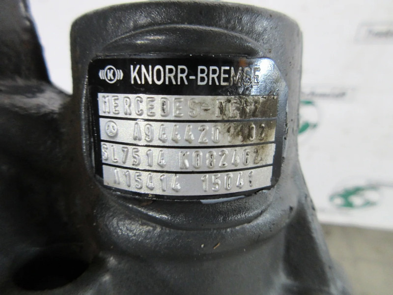 Mercedes-Benz A 005 420 05 83 REMKLAUW RECHT MERCEDES BENZ 2542 EURO 6 - Féknyereg - Teherautó: 5 kép. Mercedes-Benz A 005 420 05 83 REMKLAUW RECHT MERCEDES BENZ 2542 EURO 6 - Féknyereg - Teherautó: 5 kép.