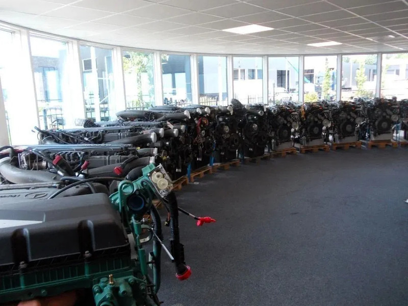 Motor - Teherautó Mercedes-Benz A 654 010 06 06 // TYPE 654920 SPRINTER MOTOR 515 MODEL 2023 KM 24000: 10 kép. Motor - Teherautó Mercedes-Benz A 654 010 06 06 // TYPE 654920 SPRINTER MOTOR 515 MODEL 2023 KM 24000: 10 kép.