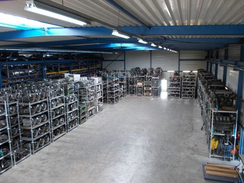 Motor - Teherautó Mercedes-Benz A 654 010 06 06 // TYPE 654920 SPRINTER MOTOR 515 MODEL 2023 KM 24000: 19 kép. Motor - Teherautó Mercedes-Benz A 654 010 06 06 // TYPE 654920 SPRINTER MOTOR 515 MODEL 2023 KM 24000: 19 kép.