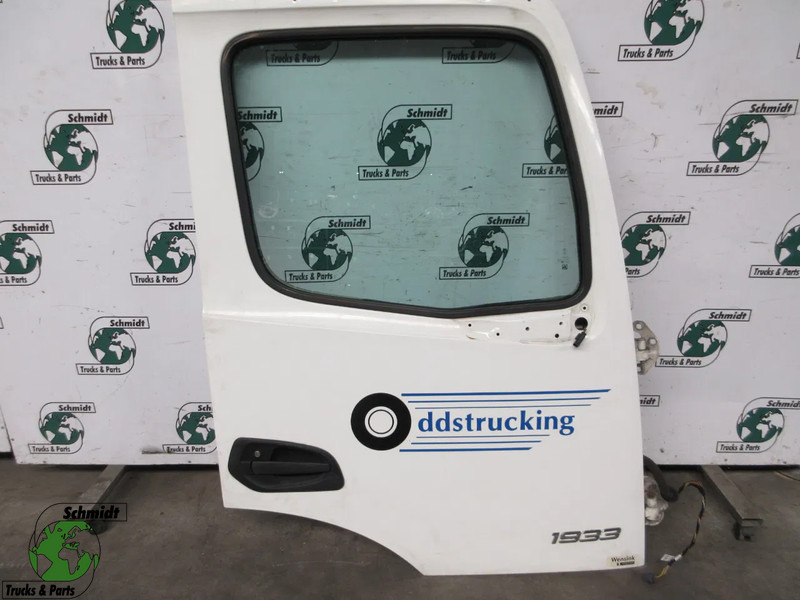 Mercedes-Benz A 960 720 26 03 DEUR MERCEDES MP4 RECHTS MODEL 2018 - Ajtó és alkatrészek - Teherautó: 1 kép. Mercedes-Benz A 960 720 26 03 DEUR MERCEDES MP4 RECHTS MODEL 2018 - Ajtó és alkatrészek - Teherautó: 1 kép.