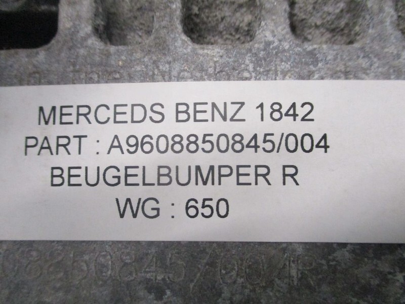Mercedes-Benz A 960 885 08 45 BUMPER BRACKE MP 4 - Keret/ Alváz - Teherautó: 2 kép. Mercedes-Benz A 960 885 08 45 BUMPER BRACKE MP 4 - Keret/ Alváz - Teherautó: 2 kép.