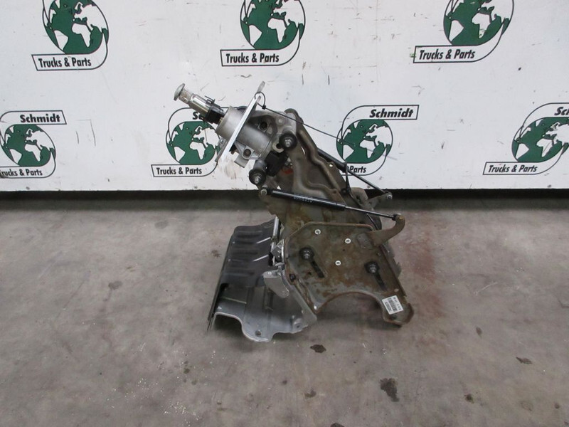 Renault 7482595270 STUURKOLOM RENAULT T 460 EURO 6 - Kormányoszlop - Teherautó: 2 kép. Renault 7482595270 STUURKOLOM RENAULT T 460 EURO 6 - Kormányoszlop - Teherautó: 2 kép.