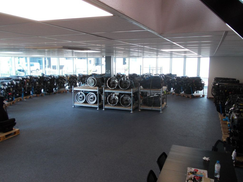 Sebességváltó - Teherautó Renault AT 2412 C 3190492 TRANSMISSIE RENAULT AE 480 EURO 5: 11 kép.