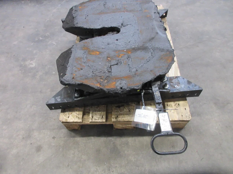 SAF SAF HOLLAND SK-S 36.20 21857523 // 20424303 // 20424304 // SK-S 36.20V SCHOTEL VOLVO FH 460 MODEL 2020 - Nyereg - Teherautó: 4 kép. SAF SAF HOLLAND SK-S 36.20 21857523 // 20424303 // 20424304 // SK-S 36.20V SCHOTEL VOLVO FH 460 MODEL 2020 - Nyereg - Teherautó: 4 kép.