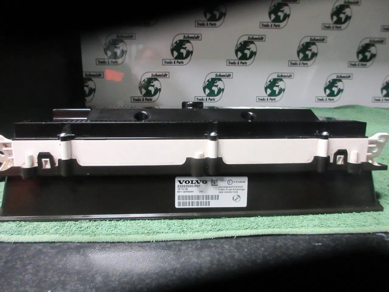 Volvo 22222030 INSTRUMENTENPANEEL VOLVO FH 500 EURO 6 MODEL 2021 - Műszerfal - Teherautó: 2 kép. Volvo 22222030 INSTRUMENTENPANEEL VOLVO FH 500 EURO 6 MODEL 2021 - Műszerfal - Teherautó: 2 kép.