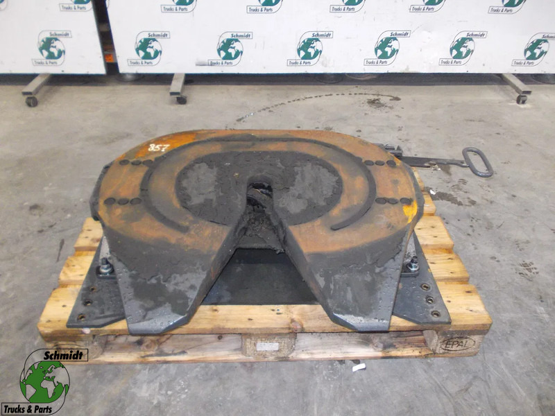 Volvo 3172647 // JOST / JSK37C185Z // D 152 // U20 3172647 // JOST / JSK37C185Z // D 152 // U20 VOLVO FM 420 EURO 6 - Nyereg - Teherautó: 1 kép. Volvo 3172647 // JOST / JSK37C185Z // D 152 // U20 3172647 // JOST / JSK37C185Z // D 152 // U20 VOLVO FM 420 EURO 6 - Nyereg - Teherautó: 1 kép.