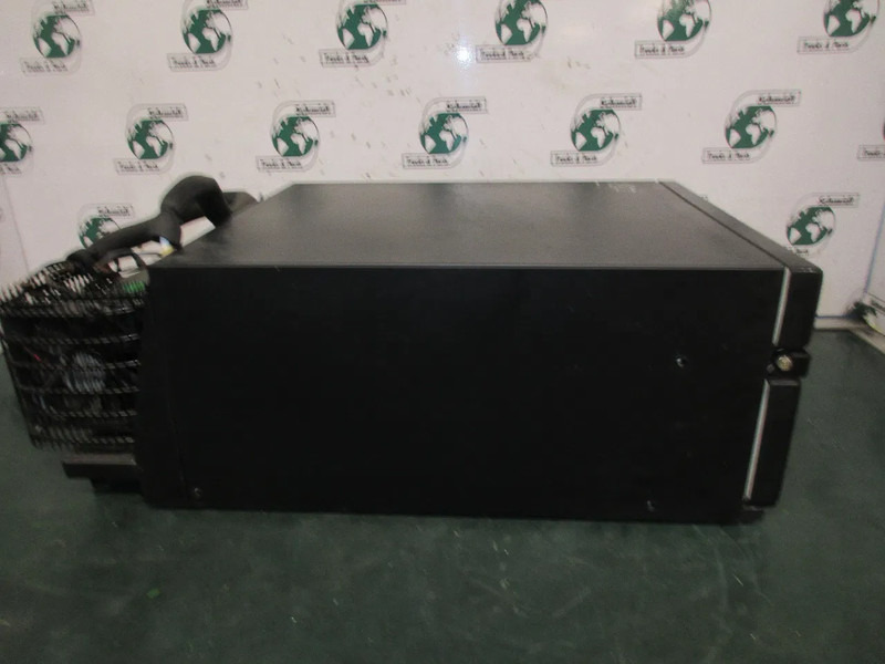 Volvo TB035NN3 INDEL B KOELKAST VOLVO FM 420 EURO 6 MODEL 2018 - Elektromos rendszer - Teherautó: 3 kép. Volvo TB035NN3 INDEL B KOELKAST VOLVO FM 420 EURO 6 MODEL 2018 - Elektromos rendszer - Teherautó: 3 kép.