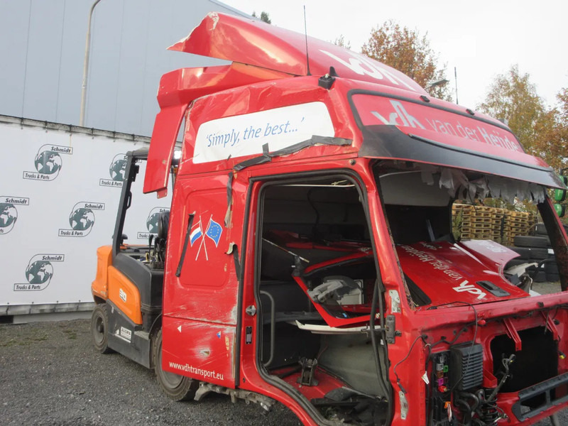 Volvo VOLVO FM 420 EURO 6 CABINE VOOR PART DONOR - Fülke és belső tér - Teherautó: 2 kép. Volvo VOLVO FM 420 EURO 6 CABINE VOOR PART DONOR - Fülke és belső tér - Teherautó: 2 kép.