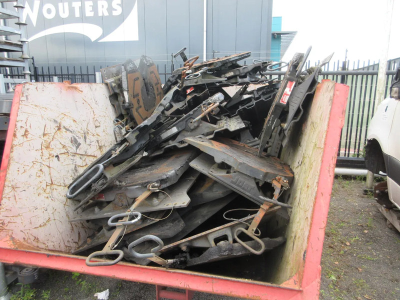 Jost 1630481 // TYPE 150SP2 G50-X D 152 KN DAF CF 410 EURO 6 MODEL 2021 1630481 // TYPE 150SP2 G50-X D 152 KN DAF CF 410 EURO 6 MODEL - Nyereg - Teherautó: 2 kép. Jost 1630481 // TYPE 150SP2 G50-X D 152 KN DAF CF 410 EURO 6 MODEL 2021 1630481 // TYPE 150SP2 G50-X D 152 KN DAF CF 410 EURO 6 MODEL - Nyereg - Teherautó: 2 kép.