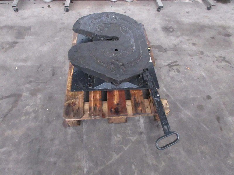 Jost JSK 42 MK 26 DRCL MAN 18.420 SCHOTEL MODEL 2020 JSK 42 MK 26 DRCL MAN 18.420 SCHOTEL MODEL 2020 - Nyereg - Teherautó: 2 kép. Jost JSK 42 MK 26 DRCL MAN 18.420 SCHOTEL MODEL 2020 JSK 42 MK 26 DRCL MAN 18.420 SCHOTEL MODEL 2020 - Nyereg - Teherautó: 2 kép.