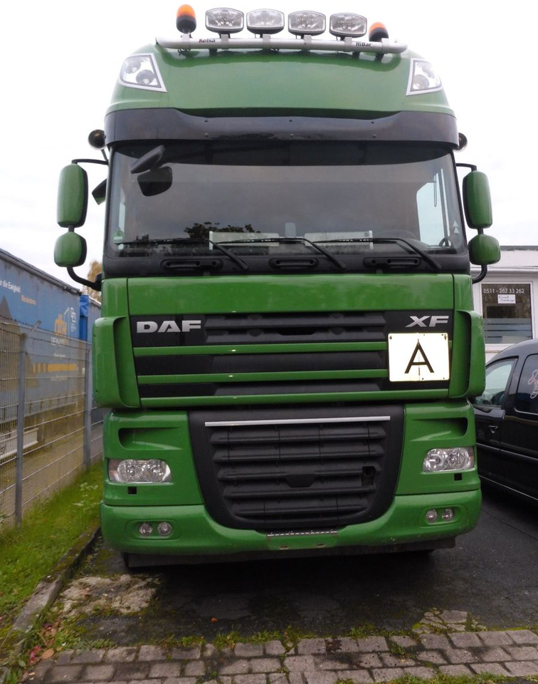 DAF XF 510 aus Werkverkehr 6 x 2 510PS Top-Zustan - Horgos rakodó teherautó: 4 kép. DAF XF 510 aus Werkverkehr 6 x 2 510PS Top-Zustan - Horgos rakodó teherautó: 4 kép.