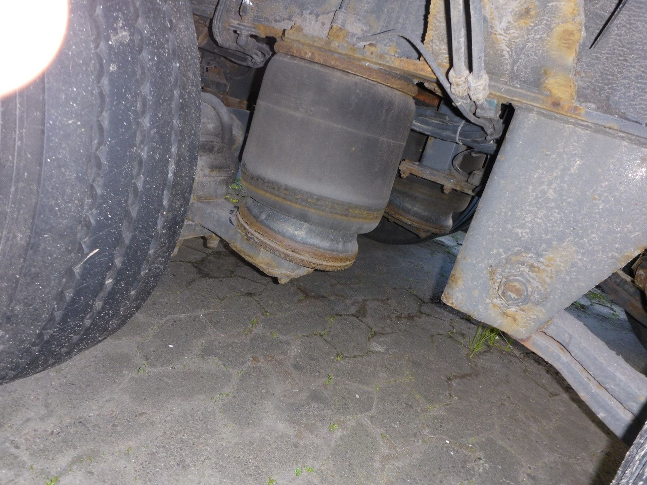 Langendorf SATUE 30/30 Top Lange Auffahrrampen Länge13850 - Félpótkocsi mélybölcsős: 3 kép. Langendorf SATUE 30/30 Top Lange Auffahrrampen Länge13850 - Félpótkocsi mélybölcsős: 3 kép.