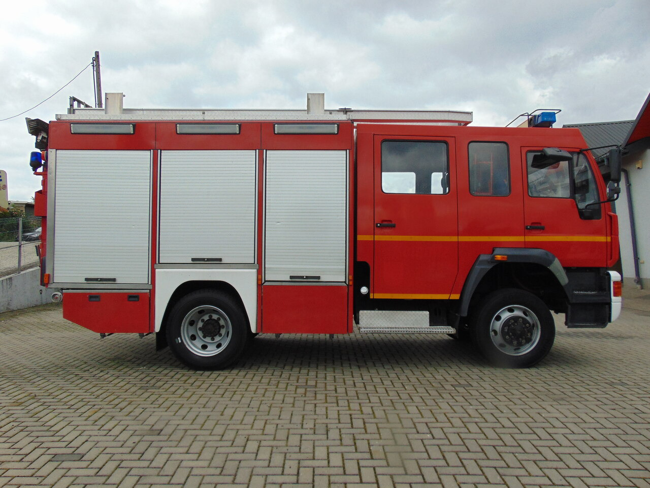 Tűzoltóautó MAN LE14.260 4x4 MAGIRUS: 7 kép.