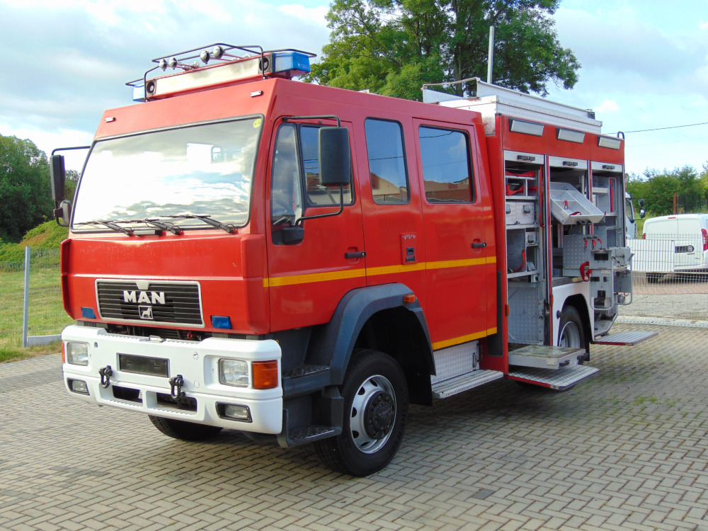 Tűzoltóautó MAN LE14.260 4x4 MAGIRUS: 29 kép.