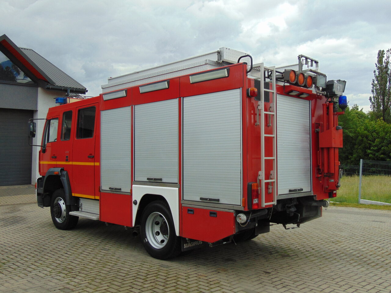 MAN LE14.260 4x4 MAGIRUS - Tűzoltóautó: 3 kép. MAN LE14.260 4x4 MAGIRUS - Tűzoltóautó: 3 kép.