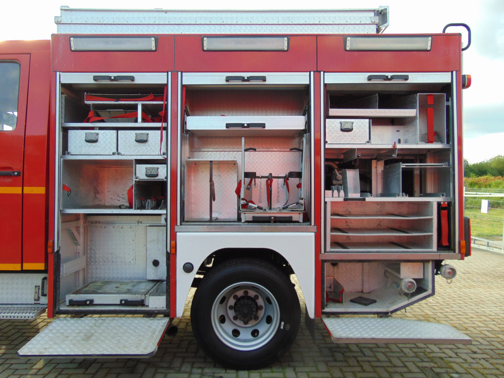 Tűzoltóautó MAN LE14.260 4x4 MAGIRUS: 10 kép.