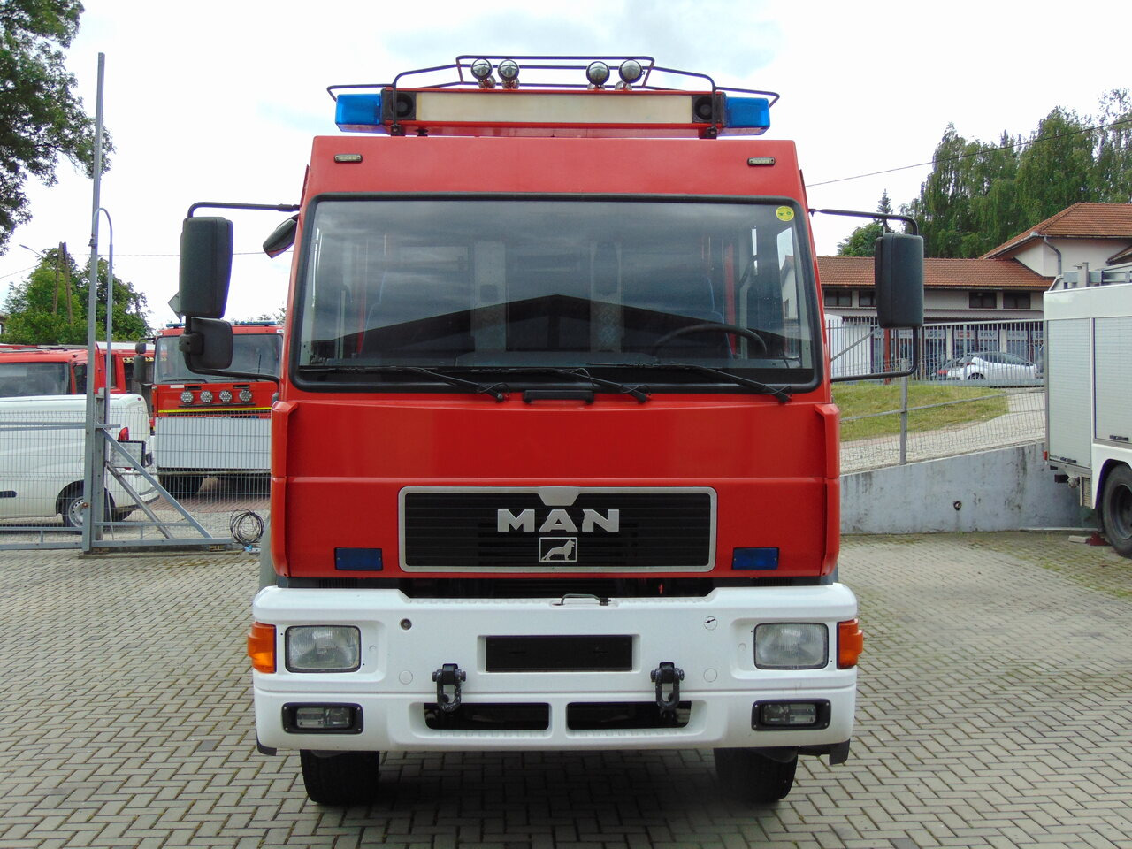 Tűzoltóautó MAN LE14.260 4x4 MAGIRUS: 26 kép.