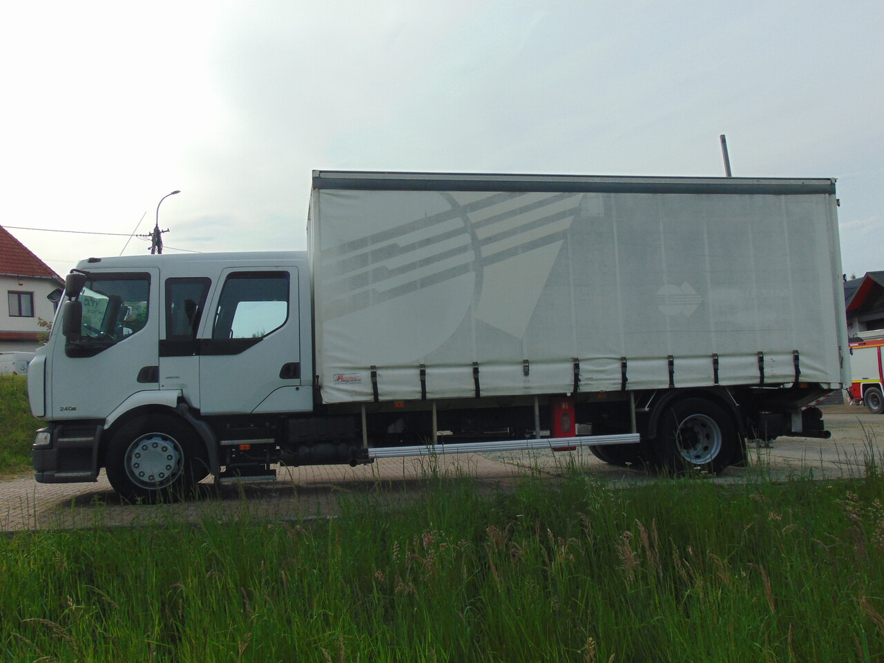 RENAULT Midlum 240DXi - Ponyvás teherautó: 5 kép. RENAULT Midlum 240DXi - Ponyvás teherautó: 5 kép.