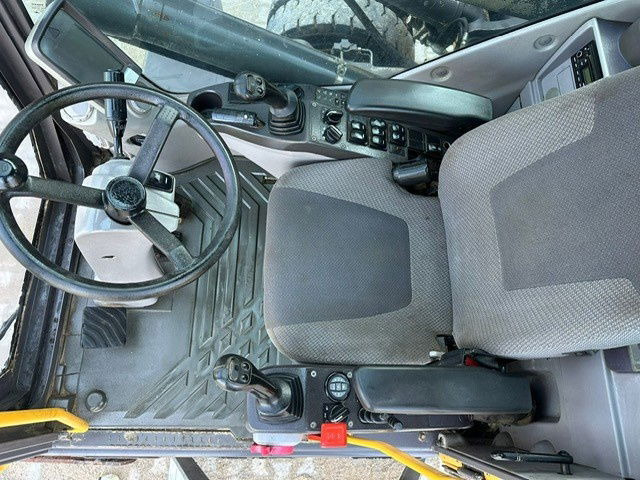 Volvo EW210D MH - Hulladék kotró: 4 kép. Volvo EW210D MH - Hulladék kotró: 4 kép.