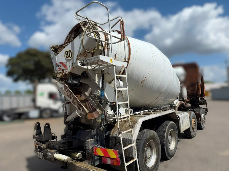 Liebherr 804 FSL 804 FSL / 8m³ / WATERTANK 500 LITER / POMP NOT INCLUDED / ! EMPTY ! / 2015 - Adapterek: 5 kép. Liebherr 804 FSL 804 FSL / 8m³ / WATERTANK 500 LITER / POMP NOT INCLUDED / ! EMPTY ! / 2015 - Adapterek: 5 kép.