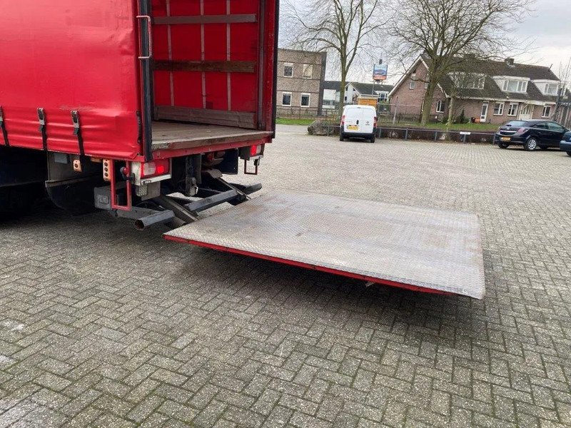 DAF CF400 / CURTAIN SAILS / BIG PLATFORM 2500 KG / DEB / NAVI / FULL-AIR / LWDS / ACC / AUTOMATIC / EURO-6 / 2015 - Dobozos felépítményű teherautó: 4 kép. DAF CF400 / CURTAIN SAILS / BIG PLATFORM 2500 KG / DEB / NAVI / FULL-AIR / LWDS / ACC / AUTOMATIC / EURO-6 / 2015 - Dobozos felépítményű teherautó: 4 kép.