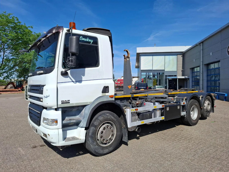 DAF CF85-430 / INTARDER / AJK HOOK SYSTEM / ONLY:431235 KM / LIFT+LENKACHSE / AIRCO / AUTOMATIC / EURO-3 / 2006 - Horgos rakodó teherautó: 2 kép. DAF CF85-430 / INTARDER / AJK HOOK SYSTEM / ONLY:431235 KM / LIFT+LENKACHSE / AIRCO / AUTOMATIC / EURO-3 / 2006 - Horgos rakodó teherautó: 2 kép.