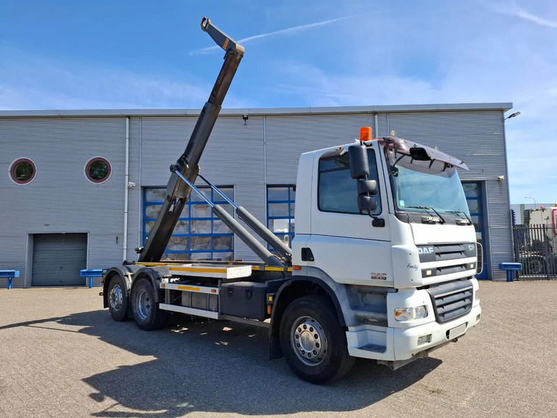 DAF CF85-430 / INTARDER / AJK HOOK SYSTEM / ONLY:431235 KM / LIFT+LENKACHSE / AIRCO / AUTOMATIC / EURO-3 / 2006 - Horgos rakodó teherautó: 3 kép. DAF CF85-430 / INTARDER / AJK HOOK SYSTEM / ONLY:431235 KM / LIFT+LENKACHSE / AIRCO / AUTOMATIC / EURO-3 / 2006 - Horgos rakodó teherautó: 3 kép.