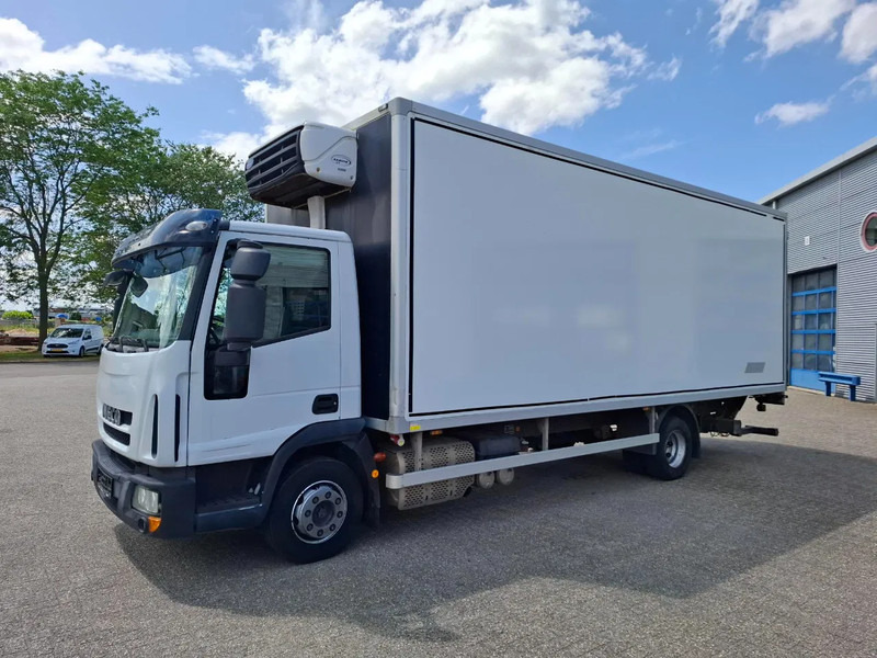 Iveco EuroCargo 120 / COOL TRUCK / CARRIER XARIOS 600 / PLATFORM 2000KG / ONLY:340634 KM / AIRCO / MANUAL / EURO-6 / 2014 - Hőszigetelt teherautó: 1 kép. Iveco EuroCargo 120 / COOL TRUCK / CARRIER XARIOS 600 / PLATFORM 2000KG / ONLY:340634 KM / AIRCO / MANUAL / EURO-6 / 2014 - Hőszigetelt teherautó: 1 kép.