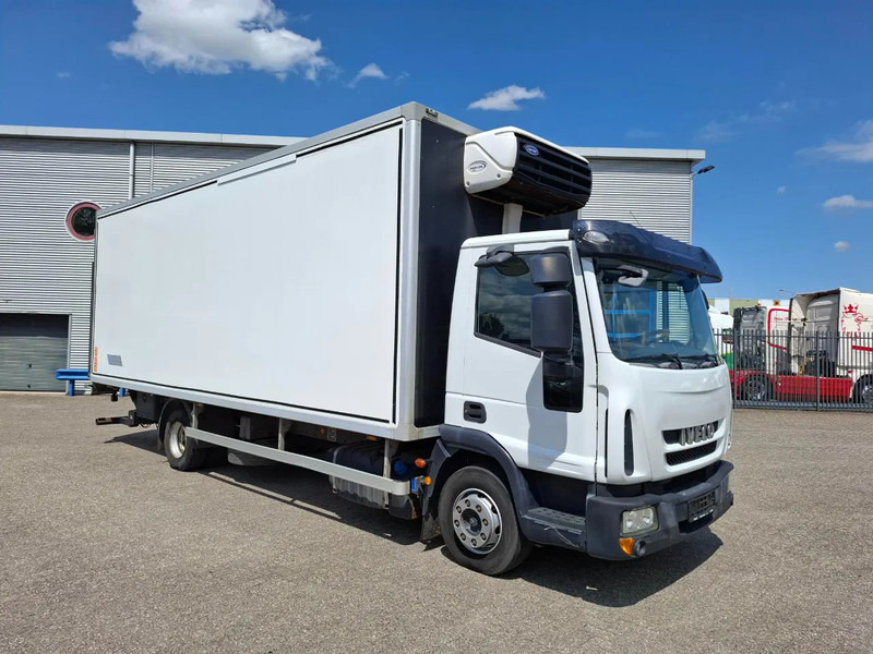 Iveco EuroCargo 120 / COOL TRUCK / CARRIER XARIOS 600 / PLATFORM 2000KG / ONLY:340634 KM / AIRCO / MANUAL / EURO-6 / 2014 - Hőszigetelt teherautó: 2 kép. Iveco EuroCargo 120 / COOL TRUCK / CARRIER XARIOS 600 / PLATFORM 2000KG / ONLY:340634 KM / AIRCO / MANUAL / EURO-6 / 2014 - Hőszigetelt teherautó: 2 kép.
