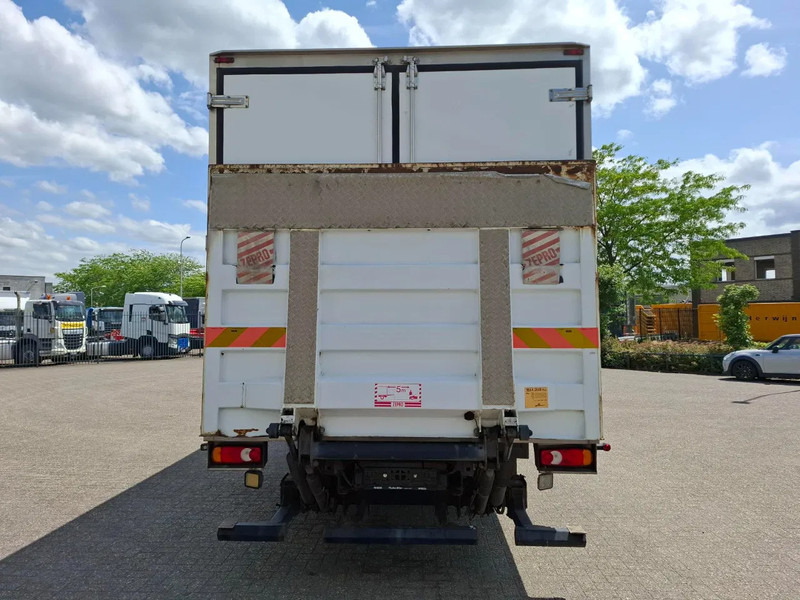 Iveco EuroCargo 120 / COOL TRUCK / CARRIER XARIOS 600 / PLATFORM 2000KG / ONLY:340634 KM / AIRCO / MANUAL / EURO-6 / 2014 - Hőszigetelt teherautó: 4 kép. Iveco EuroCargo 120 / COOL TRUCK / CARRIER XARIOS 600 / PLATFORM 2000KG / ONLY:340634 KM / AIRCO / MANUAL / EURO-6 / 2014 - Hőszigetelt teherautó: 4 kép.