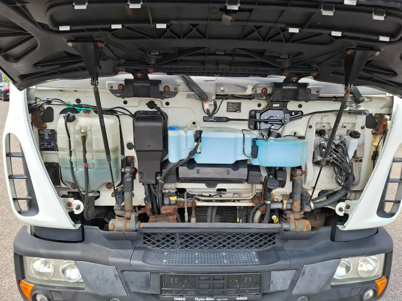 Hőszigetelt teherautó Iveco EuroCargo 120 / COOL TRUCK / CARRIER XARIOS 600 / PLATFORM 2000KG / ONLY:340634 KM / AIRCO / MANUAL / EURO-6 / 2014: 8 kép. Hőszigetelt teherautó Iveco EuroCargo 120 / COOL TRUCK / CARRIER XARIOS 600 / PLATFORM 2000KG / ONLY:340634 KM / AIRCO / MANUAL / EURO-6 / 2014: 8 kép.